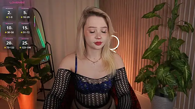 LauraWifeness online show from November 2025 06:03:02 AM