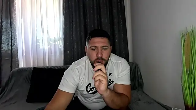 Gold Alpha Boy online show from September 2025 08:15:01 AM