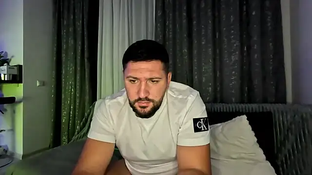 Gold Alpha Boy online show from September 2025 05:51:01 PM