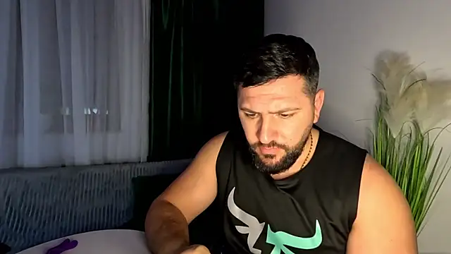 Gold Alpha Boy online show from January 2026 08:24:02 PM