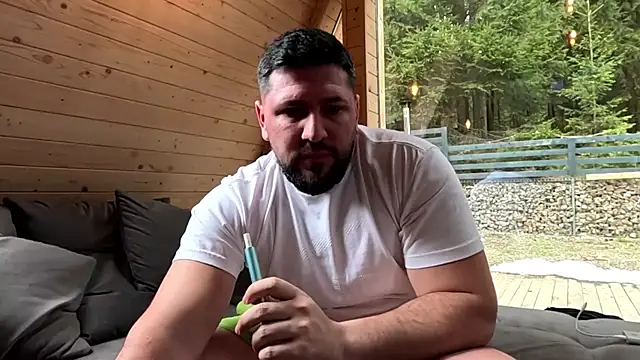 Gold Alpha Boy online show from April 2026 12:21:01 PM