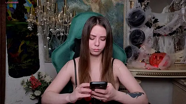 IvoryWood  online show from October 2025 11:28:01 AM