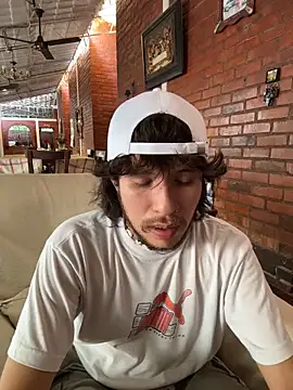 Snapshot of Luxx_14 chatting on September 2025 04:44:02 PM Luxx 14 online show from September 2025 04:44:02 PM