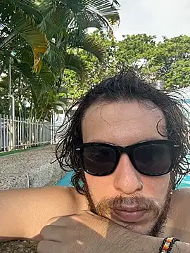 Snapshot of Luxx_14 chatting on November 2025 09:08:01 PM Luxx 14 online show from November 2025 09:08:01 PM