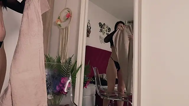 Snapshot of Ali_yv chatting on November 2025 07:07:01 AM Ali yv online show from November 2025 07:07:01 AM