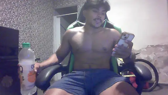 Snapshot of pretoboom14 chatting on July 2026 02:42:01 AM pretoboom14 online show from July 2026 02:42:01 AM