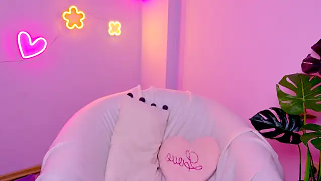 Snapshot of CindySparkl chatting on December 2025 03:37:02 AM CindySparkl online show from December 2025 03:37:02 AM