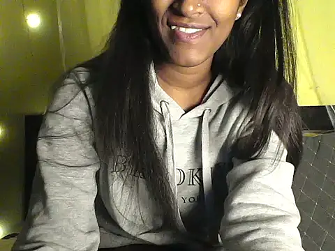 mickle james online show from December 2025 06:39:01 PM