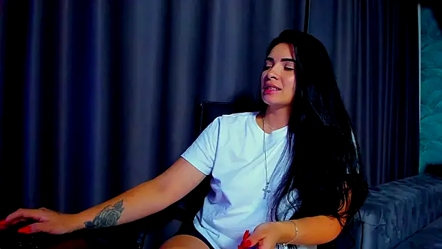 Snapshot of DevashaQueenX chatting on November 2025 10:33:02 PM DevashaQueenX online show from November 2025 10:33:02 PM