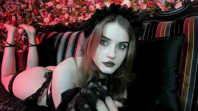 Snapshot of EllieMori chatting on December 2025 07:58:02 AM EllieMori online show from December 2025 07:58:02 AM