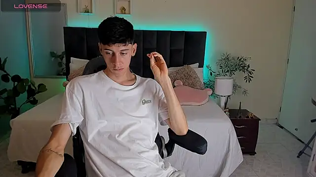 Snapshot of Jhon_snow22 chatting on November 2025 12:27:02 PM Jhon snow22 online show from November 2025 12:27:02 PM