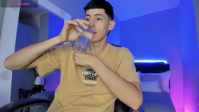 Snapshot of Jhon_snow22 chatting on December 2025 12:34:02 PM Jhon snow22 online show from December 2025 12:34:02 PM