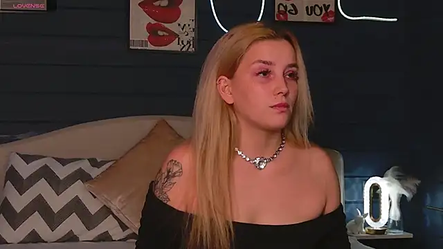 Snapshot of Crystal_Jull chatting on October 2025 01:56:02 PM Crystal Jull online show from October 2025 01:56:02 PM