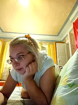 Snapshot of VikaKing chatting on July 2026 06:10:01 PM VikaKing online show from July 2026 06:10:01 PM