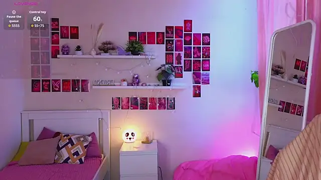 Queen Michelle  online show from September 2025 09:08:02 AM