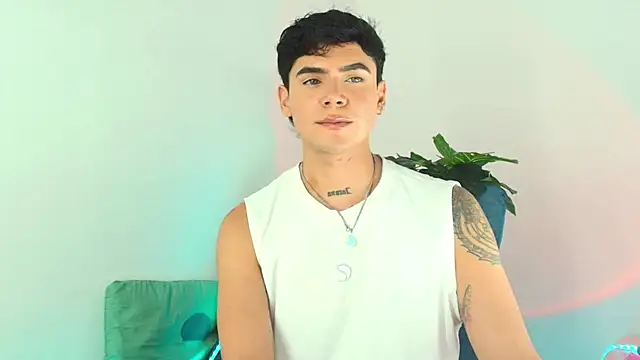 CamiiGuzmanX online show from December 2025 08:38:01 PM