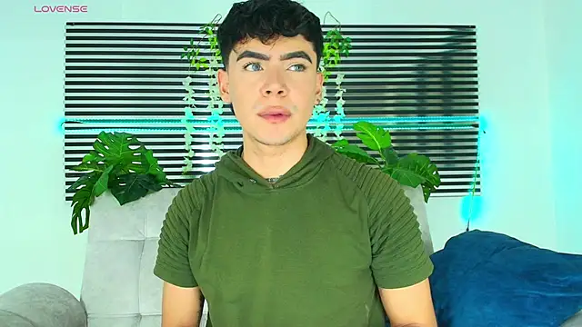 CamiiGuzmanX online show from January 2026 08:14:01 PM