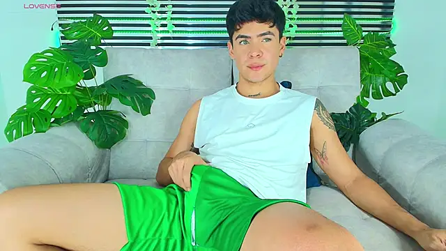 CamiiGuzmanX online show from April 2026 08:48:01 PM