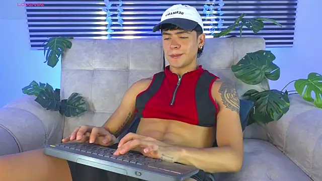 Snapshot of CamiiGuzmanX chatting on July 2026 08:55:02 PM CamiiGuzmanX online show from July 2026 08:55:02 PM