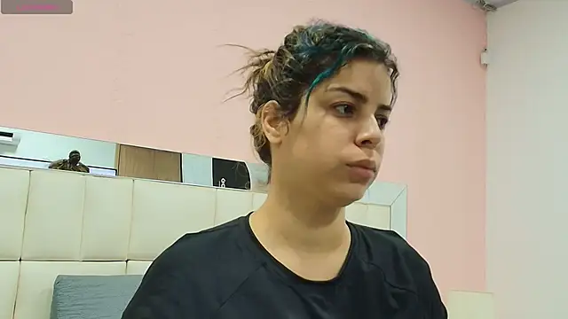 gisell gomez online show from November 2025 12:20:01 PM