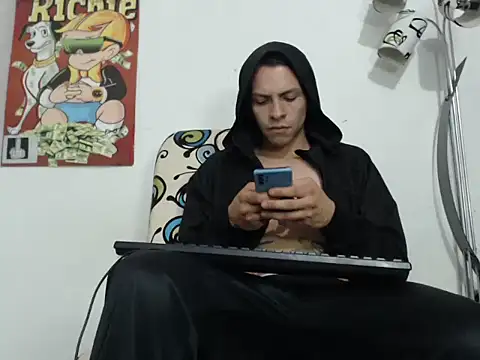 Snapshot of Thomasjons_ chatting on October 2025 11:16:01 PM Thomasjons online show from October 2025 11:16:01 PM