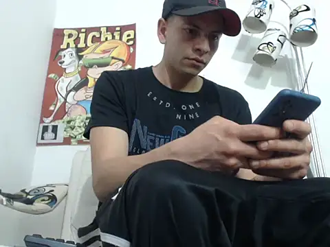 Snapshot of Thomasjons_ chatting on November 2025 02:43:02 AM Thomasjons online show from November 2025 02:43:02 AM