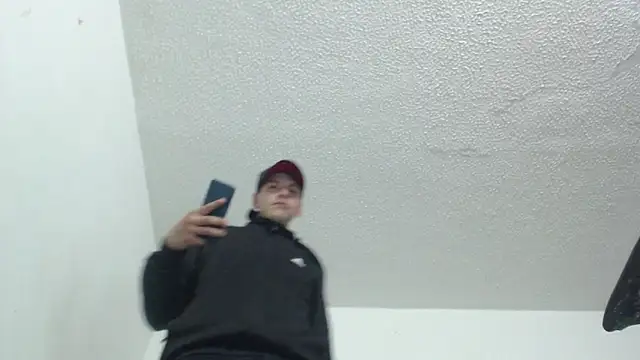 Snapshot of Thomasjons_ chatting on December 2025 06:32:01 AM Thomasjons online show from December 2025 06:32:01 AM