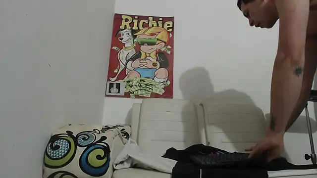 Snapshot of Thomasjons_ chatting on December 2025 08:48:01 PM Thomasjons online show from December 2025 08:48:01 PM