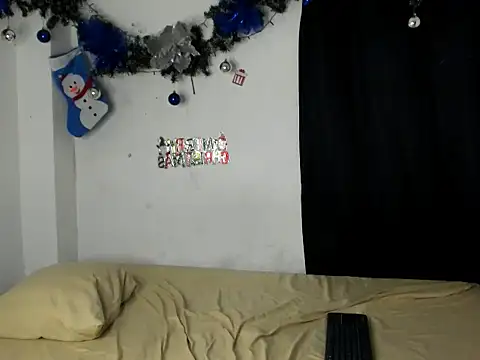 Snapshot of andrew_jonhes chatting on December 2025 08:35:01 PM andrew jonhes online show from December 2025 08:35:01 PM