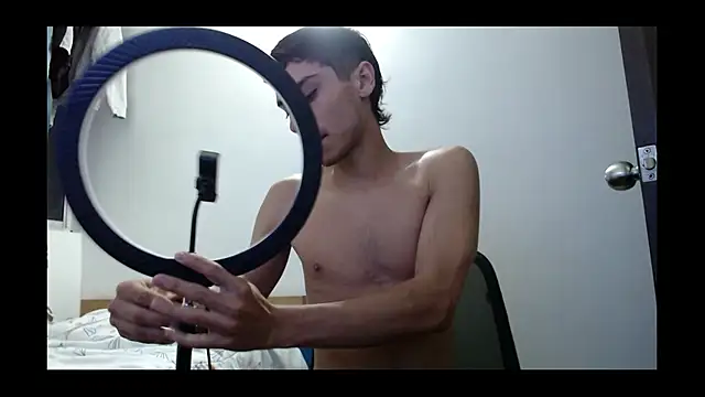 Snapshot of axel_davis_ chatting on October 2025 11:02:01 PM axel davis online show from October 2025 11:02:01 PM