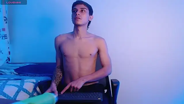 Snapshot of axel_davis_ chatting on October 2025 01:39:02 AM axel davis online show from October 2025 01:39:02 AM