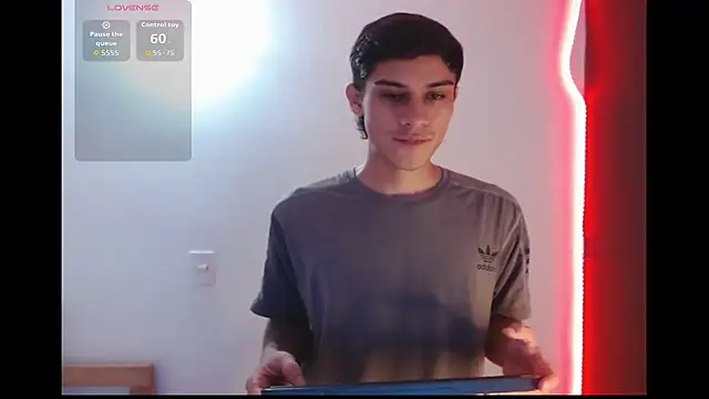 Snapshot of axel_davis_ chatting on October 2025 05:32:01 AM axel davis online show from October 2025 05:32:01 AM