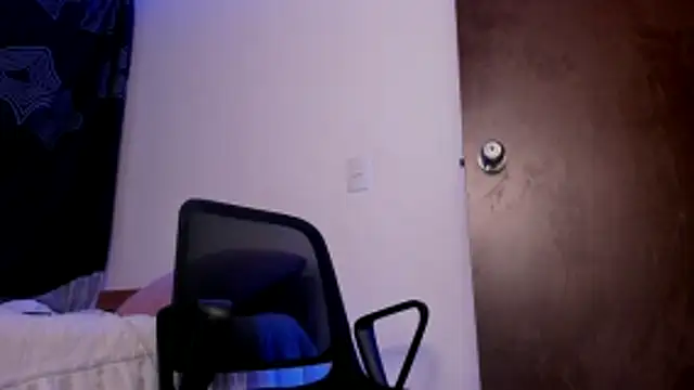 Snapshot of axel_davis_ chatting on October 2025 12:55:02 AM axel davis online show from October 2025 12:55:02 AM