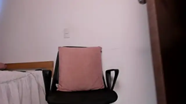 Snapshot of axel_davis_ chatting on November 2025 08:32:01 PM axel davis online show from November 2025 08:32:01 PM