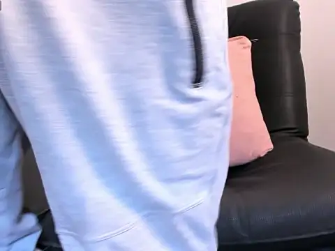 Snapshot of axel_davis_ chatting on November 2025 03:01:02 PM axel davis online show from November 2025 03:01:02 PM