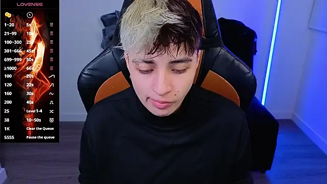 Snapshot of imlaiaaa chatting on October 2025 04:03:02 AM imlaiaaa online show from October 2025 04:03:02 AM