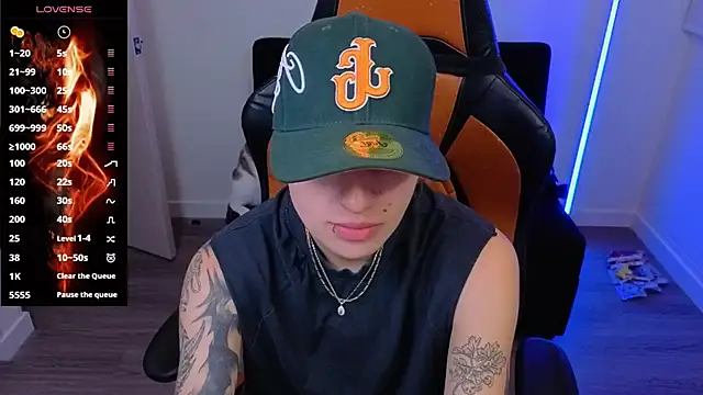 Snapshot of imlaiaaa chatting on November 2025 12:43:02 AM imlaiaaa online show from November 2025 12:43:02 AM