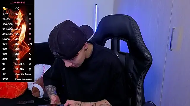 Snapshot of imlaiaaa chatting on November 2025 09:48:02 PM imlaiaaa online show from November 2025 09:48:02 PM