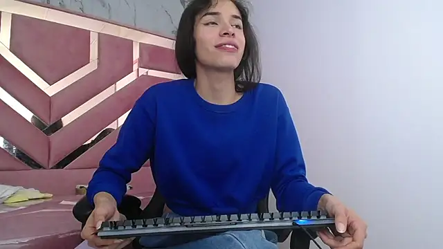 Snapshot of Mia_swift_ch chatting on October 2025 03:13:01 PM Mia swift ch online show from October 2025 03:13:01 PM