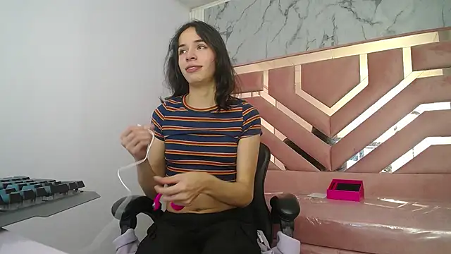 Snapshot of Mia_swift_ch chatting on October 2025 03:25:01 AM Mia swift ch online show from October 2025 03:25:01 AM