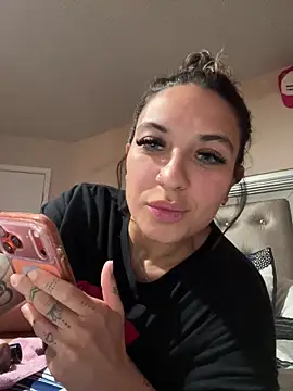 Snapshot of Chicagobabe chatting on May 2026 07:05:01 AM Chicagobabe online show from May 2026 07:05:01 AM