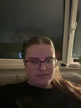 Snapshot of CurvyPaar2 chatting on February 2026 08:35:01 PM CurvyPaar2 online show from February 2026 08:35:01 PM