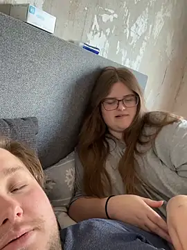 CurvyPaar2 online show from March 2026 03:29:01 PM