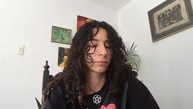 Snapshot of camille_delrey chatting on November 2025 06:08:01 PM camille delrey online show from November 2025 06:08:01 PM