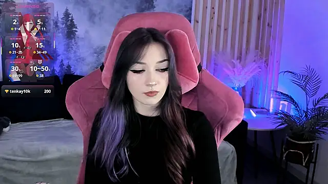 Snapshot of LiliLuna chatting on November 2025 12:28:02 PM LiliLuna online show from November 2025 12:28:02 PM