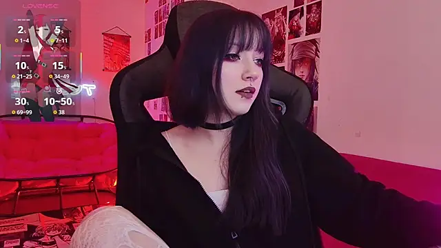 Snapshot of LiliLuna chatting on December 2025 01:05:01 PM LiliLuna online show from December 2025 01:05:01 PM