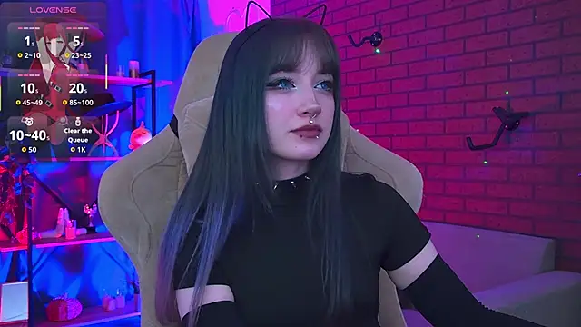 Snapshot of LiliLuna chatting on February 2026 04:30:01 PM LiliLuna online show from February 2026 04:30:01 PM