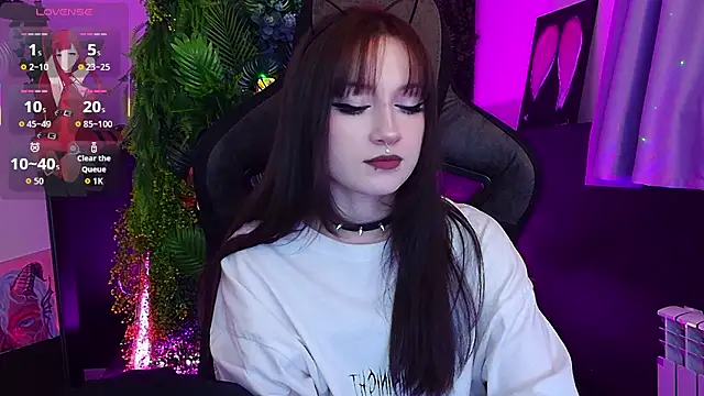 Snapshot of LiliLuna chatting on February 2026 12:59:02 PM LiliLuna online show from February 2026 12:59:02 PM