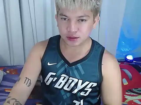 Snapshot of Fuckboii_intown chatting on November 2025 04:33:01 PM Fuckboii intown online show from November 2025 04:33:01 PM