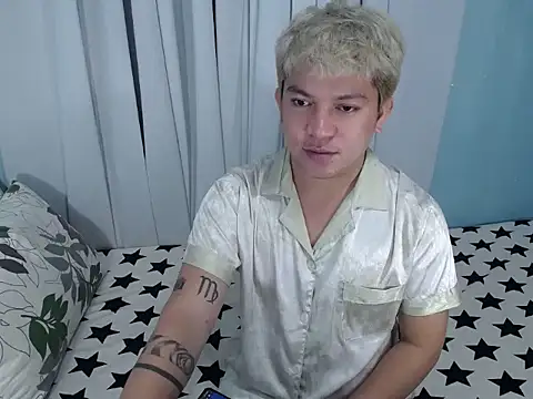 Snapshot of Fuckboii_intown chatting on November 2025 08:30:01 PM Fuckboii intown online show from November 2025 08:30:01 PM